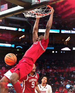 Image post by @RazorbackMBB on Twitter