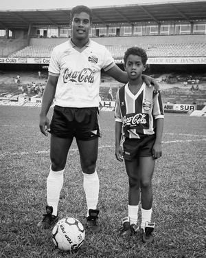 Image post by @ronaldinho on Instagram
