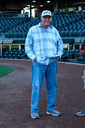 Image post by @IronPigs on Twitter