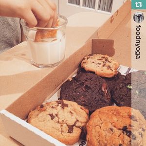 Image post by @insomniacookies on Instagram