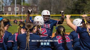 Image post by @leeusoftball on Instagram