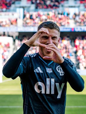 Image post by @CharlotteFC on Twitter