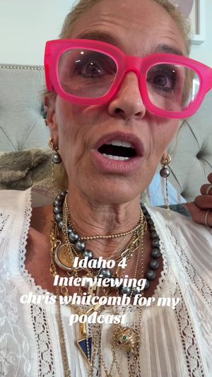 Video post by @shop.with.caroline on TikTok