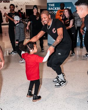 Image post by @CavsEntertain on Twitter