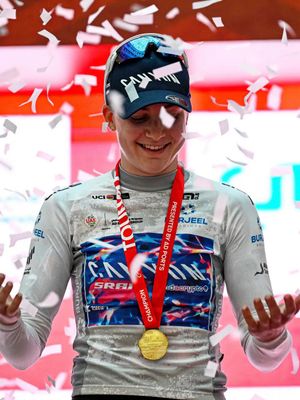 Image post by @wmncycling on Instagram