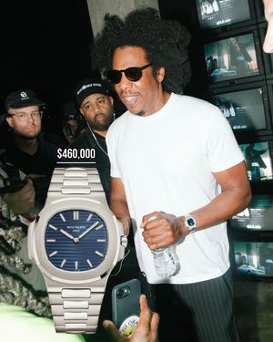 Image post by @celebwatchspotter on Instagram