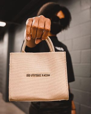 Image post by @phoenixmercury on Instagram