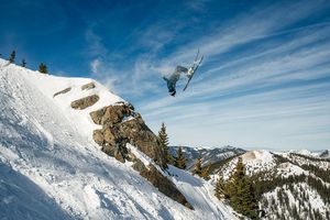 Image post by @skitaos on Instagram