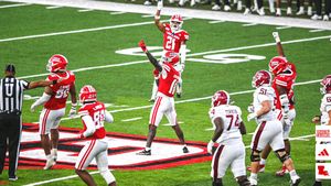 Image post by @RaginCajunsFB on Twitter/X