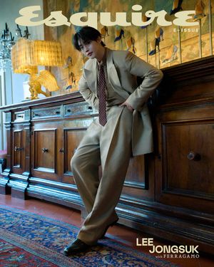 Image post by @esquire.korea on Instagram