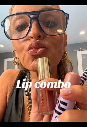 Video post by @shop.with.caroline on TikTok