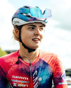 Image post by @wmncycling on Instagram