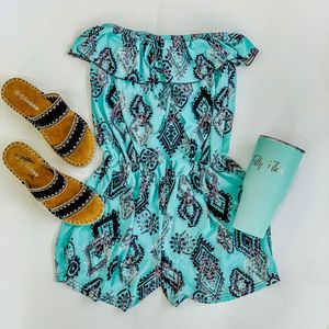 Image post by @shopfillyflair on Instagram