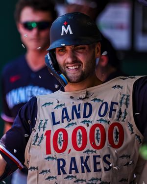 Image post by @twins on Instagram