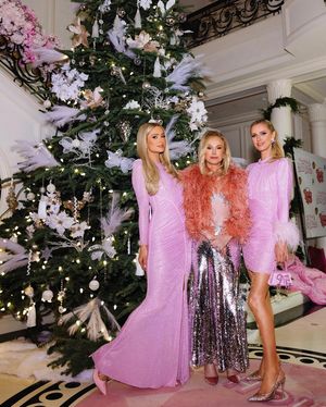 Image post by @parishilton on Instagram