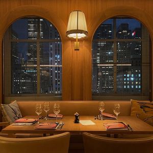 Image post by @lavenueatsaks on Instagram