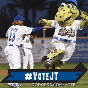 Image post by @rcquakes on Instagram