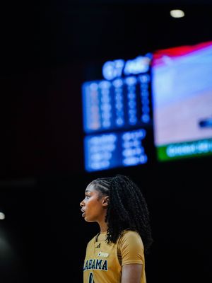 Image post by @shotbymonii on Instagram