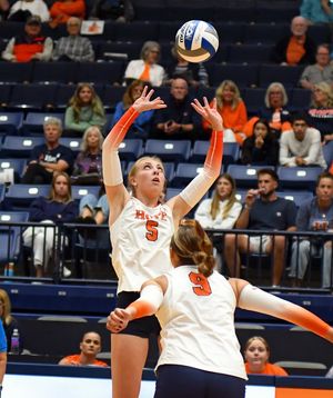 Image post by @hopecollegevolleyball on Facebook