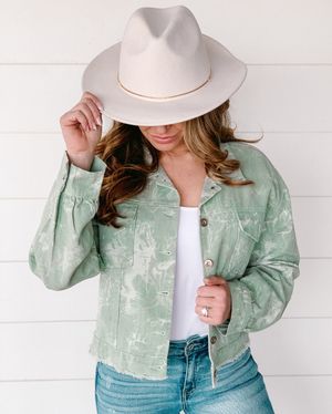 Image post by @shopfillyflair on Instagram