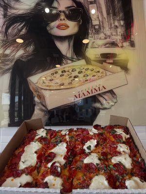 Image post by @Pizza Mamma on Facebook