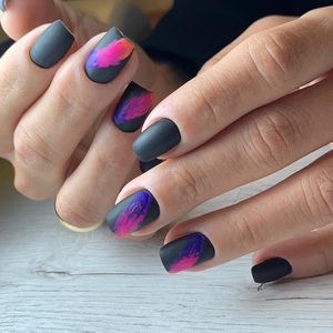 Image post by @nestanails on Instagram