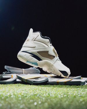 Image post by @sneakerpolitics on Instagram