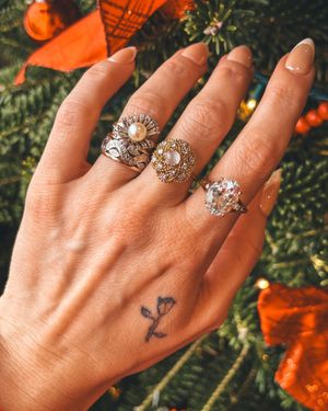 Image post by @maejeanvintage on Instagram