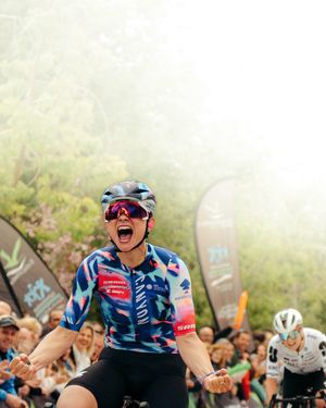 Image post by @wmncycling on Instagram