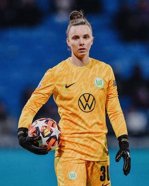 Image post by @vfl.wolfsburg.frauen on Instagram