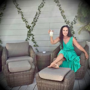 Image post by @leeannelocken on Instagram