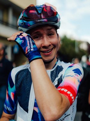 Image post by @wmncycling on Instagram
