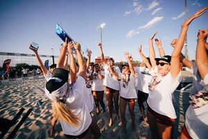 Image post by @beachvolleyballtwins on Instagram