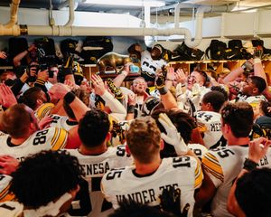 Image post by @HawkeyeFootball on Twitter