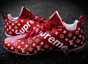 Image post by @football.equipment on Instagram
