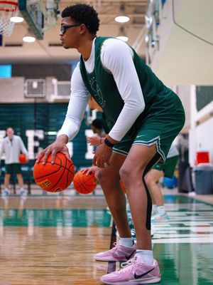 Image post by @dartmouthmbb on Instagram