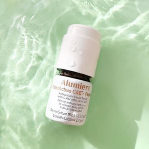Image post by @carolinewatsonbeauty on Instagram
