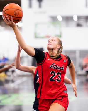 Image post by @nikegirlseybl on Instagram