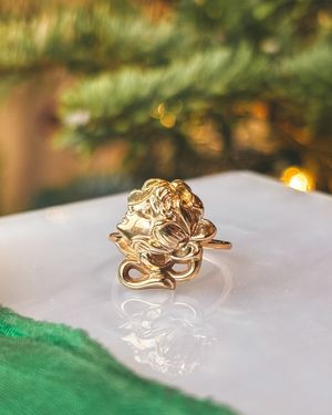 Image post by @maejeanvintage on Instagram