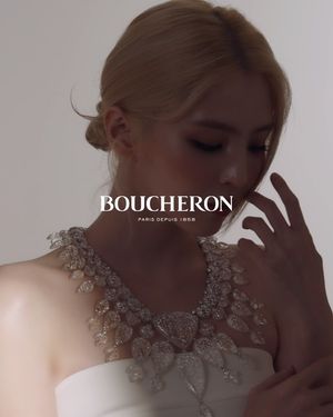 Image post by @esquire.korea on Instagram