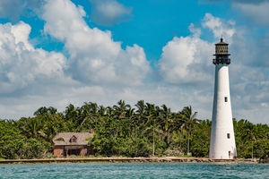 Image post by @deeringestate on Instagram
