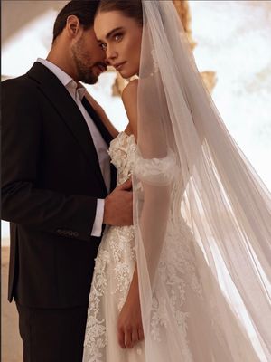 Image post by @dama_couture on Instagram