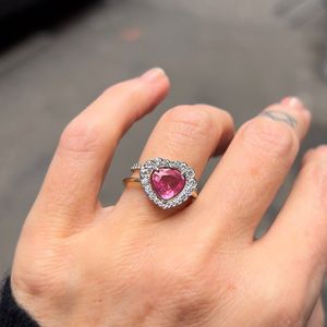 Image post by @norakoganjewelry on Instagram