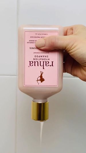 Video post by @RahuaBeauty on Facebook