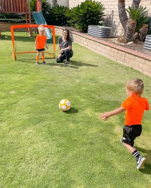 Image post by @meetthemungers on Instagram