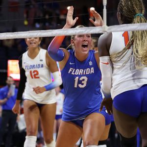Image post by @GatorsVB on Twitter