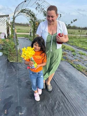 Image post by @flowerfarmbydayami on Instagram