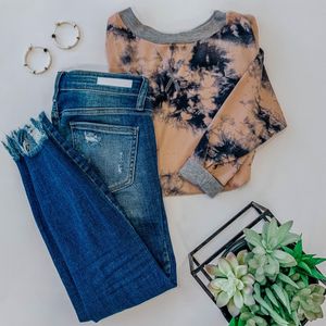 Image post by @shopfillyflair on Instagram