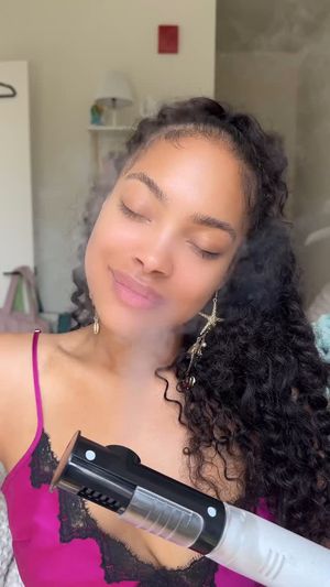 Video post by @enashaolivia on Facebook