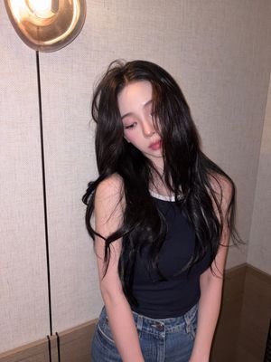 Image post by @ellemenhk on Instagram